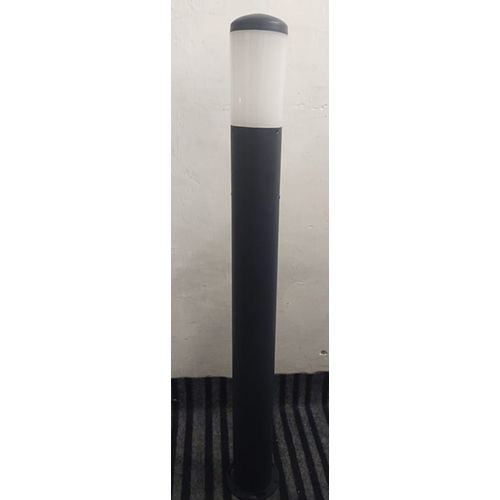 Round Bollard Application: Commercial