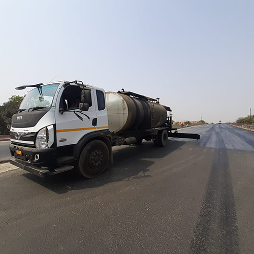 Precisely Engineered Truck Mounted Bitumen Sprayer