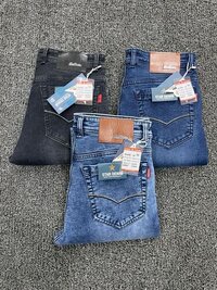 STRAIGHT FIT JEANS