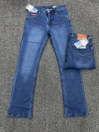 STRAIGHT FIT JEANS