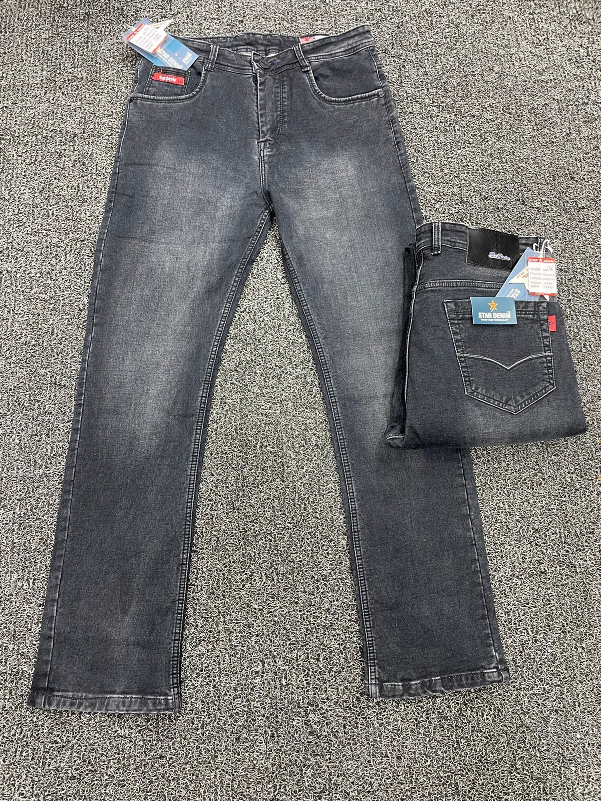 STRAIGHT FIT JEANS