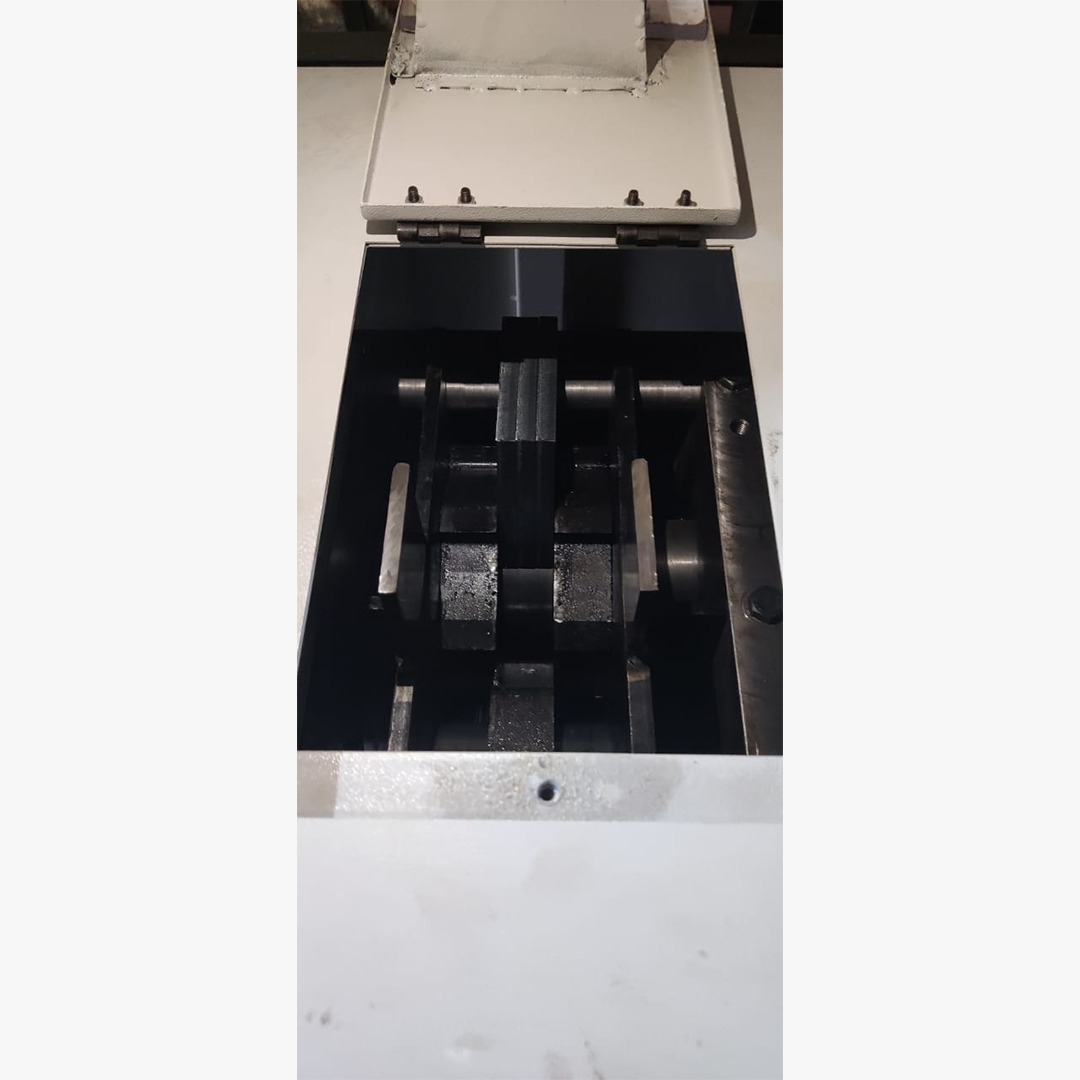 Hard Disk Shredder Machine 7.5 HP Twin Shaft Hard Drive Shredder