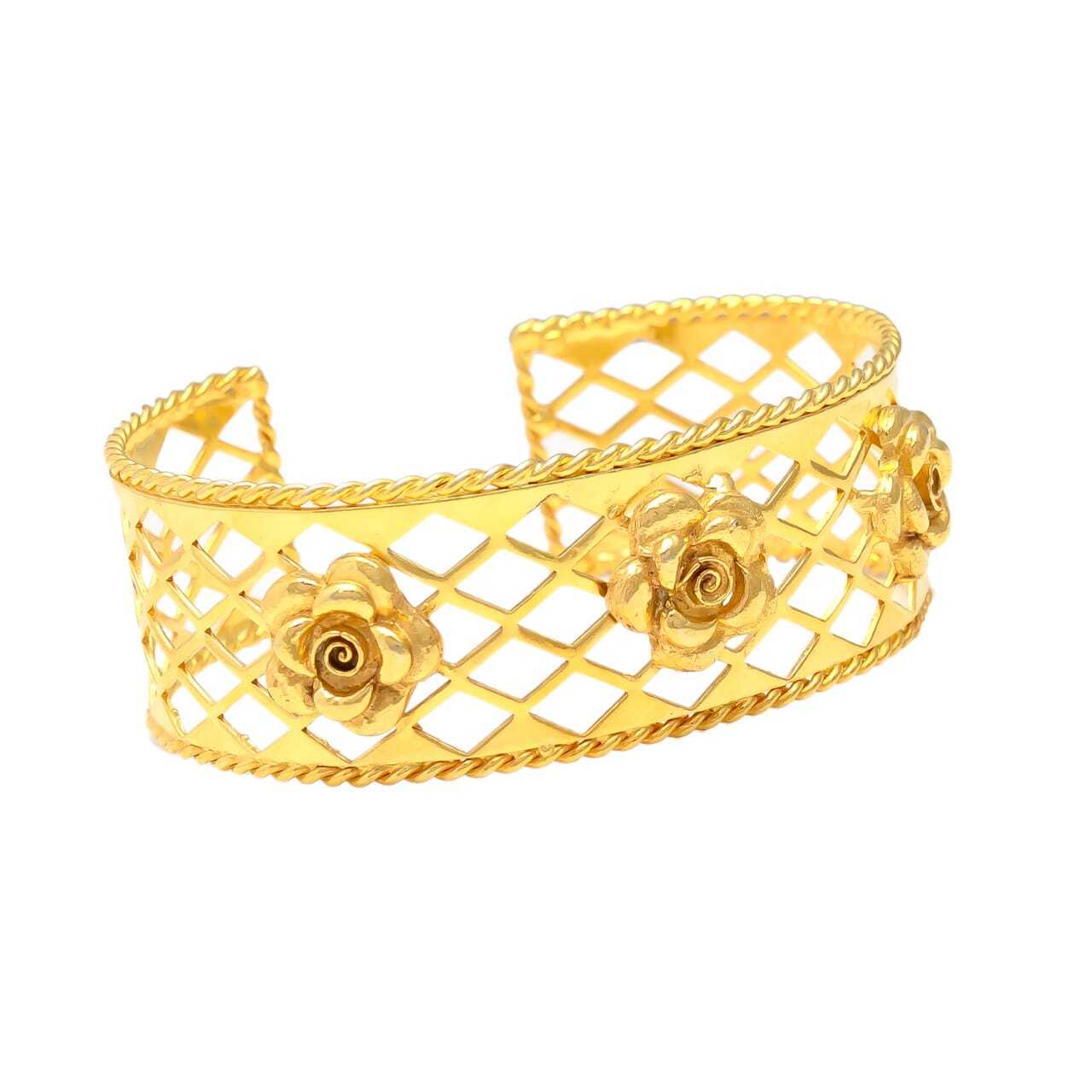 Golden cuff bracelet with beautiful flower design