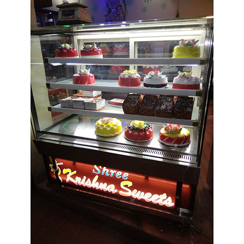 4 Feet Classic Cake Display Counter Height: 50 Inch (In)