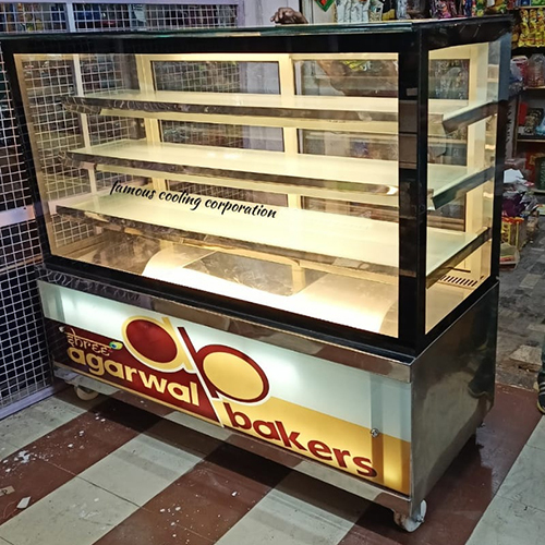 Golden Cake Display Counter - Stainless Steel, 60 Inch Height X 30 Inch Length | Elegant Design, Sturdy 90 Kilogram Weight, Versatile For Various Baked Goods
