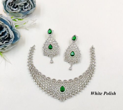 Fashionable Necklace Set