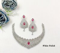 Fashionable Necklace Set