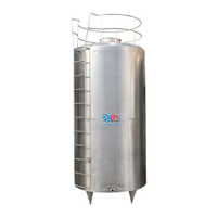 Stainless Steel Vertical Milk Storage Tank - Capacity: 1000-5000 Ltr