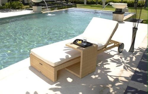 Pooside Lounger 1