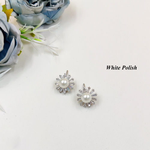 Classic Pearl Studs