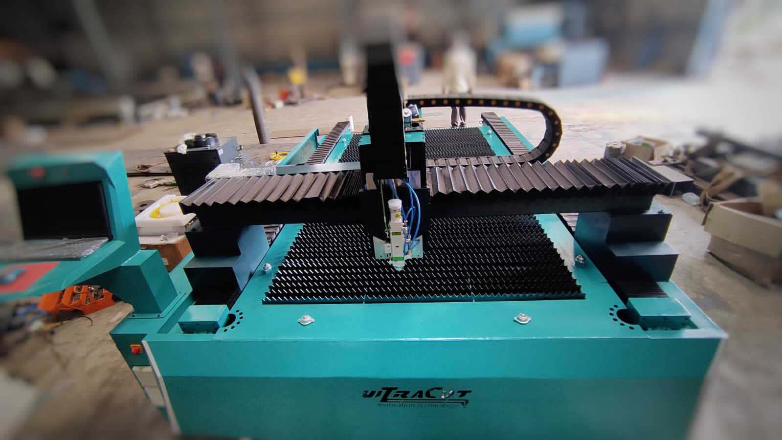 1000w 1500w Laser Fiber Automatic CNC Fiber Laser Cutting Machine