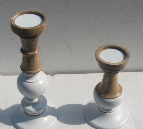 Wooden White Wash Stand Pillar Holder