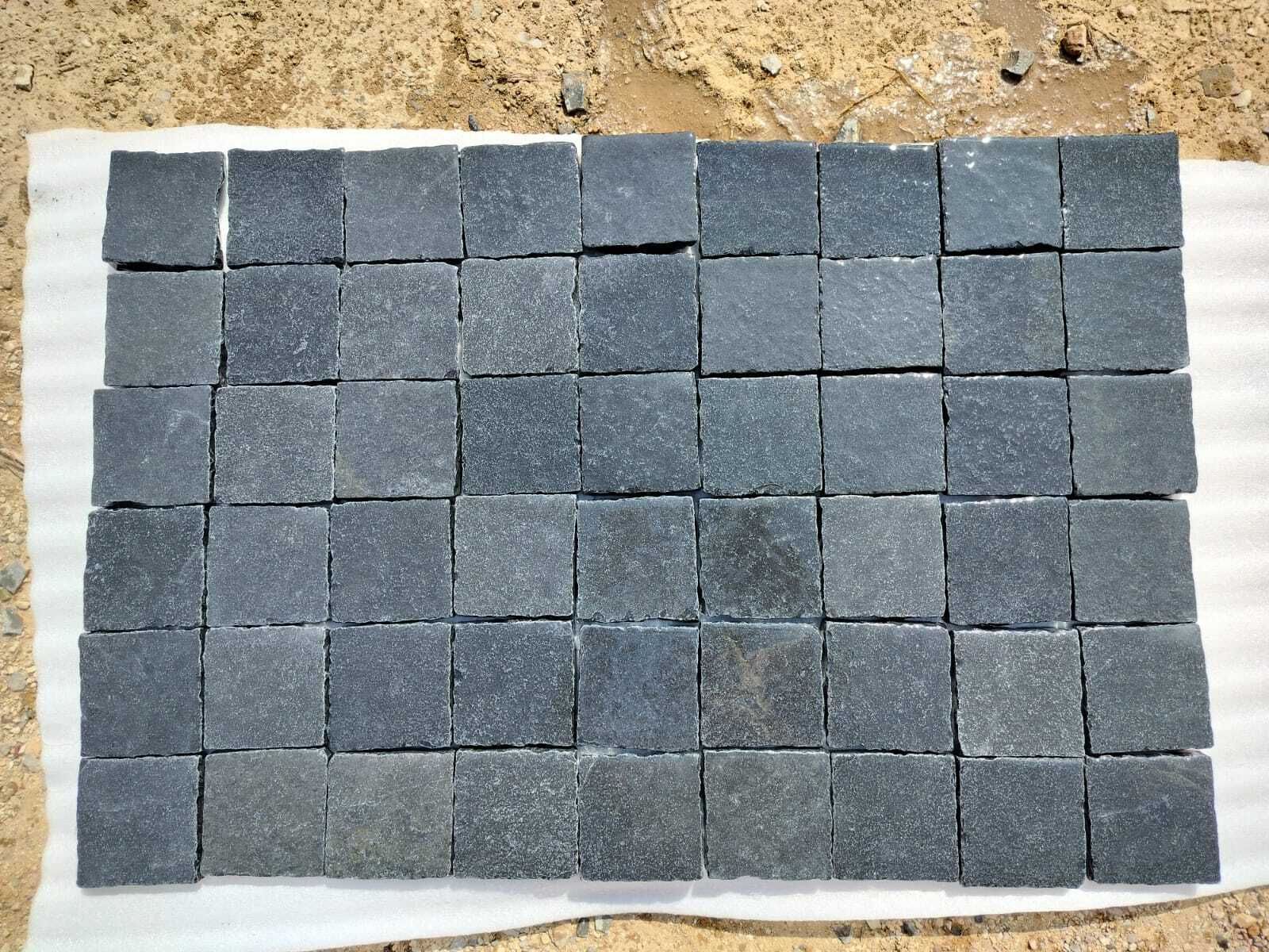 Indian Kadappa Black Limestone Cobble Stones 10x10 cm Setts Driveway Pavers