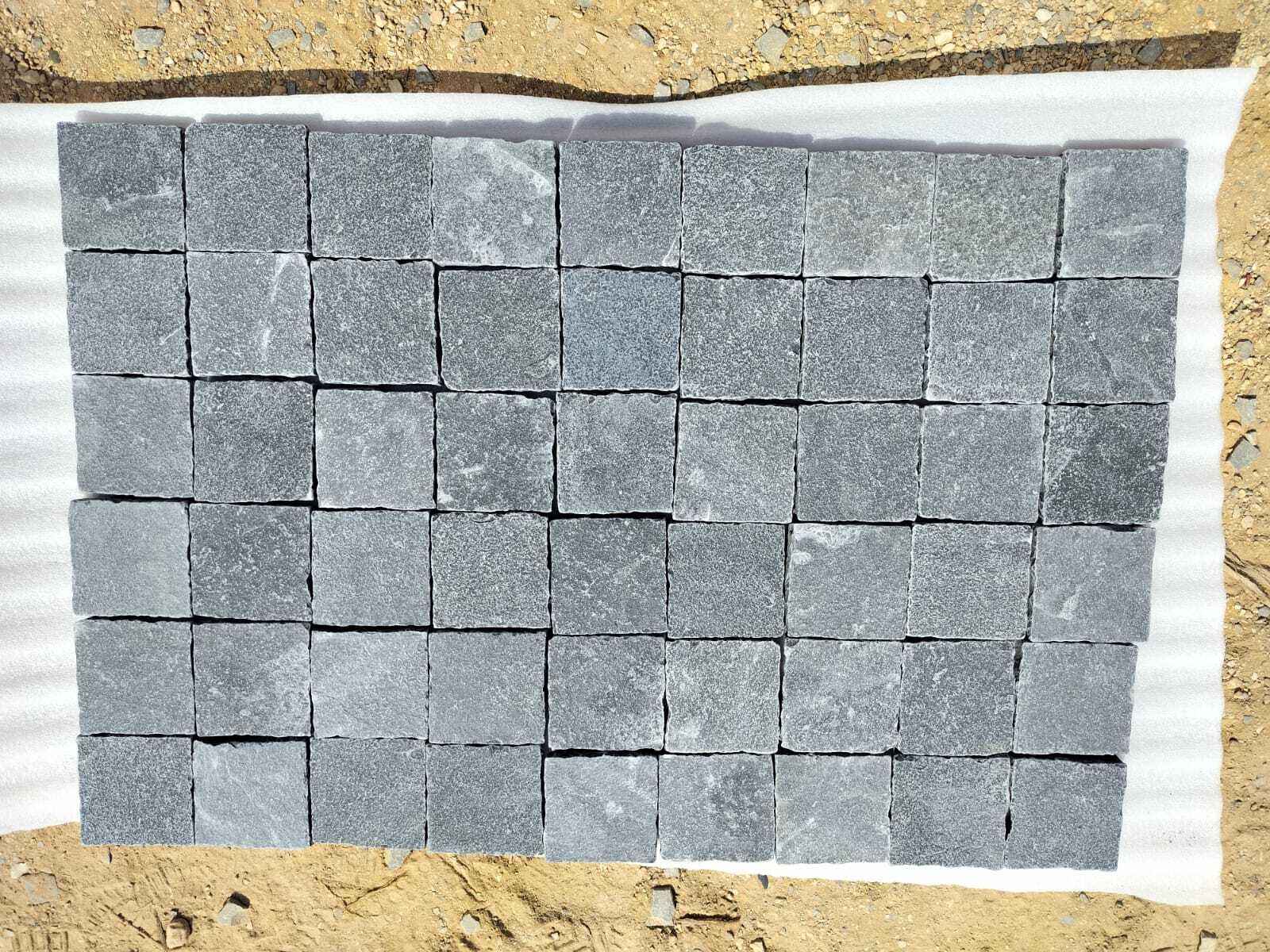 Indian Kadappa Black Limestone Cobble Stones 10x10 cm Setts Driveway Pavers