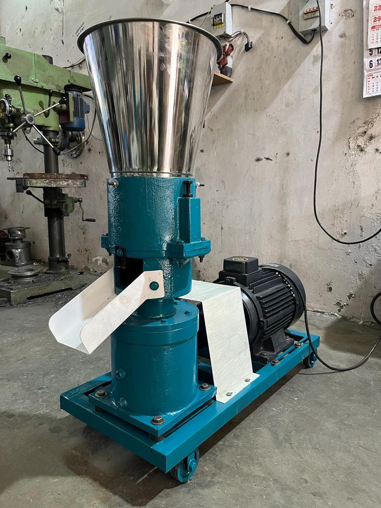 CATTLE FEED MAKING MACHINE