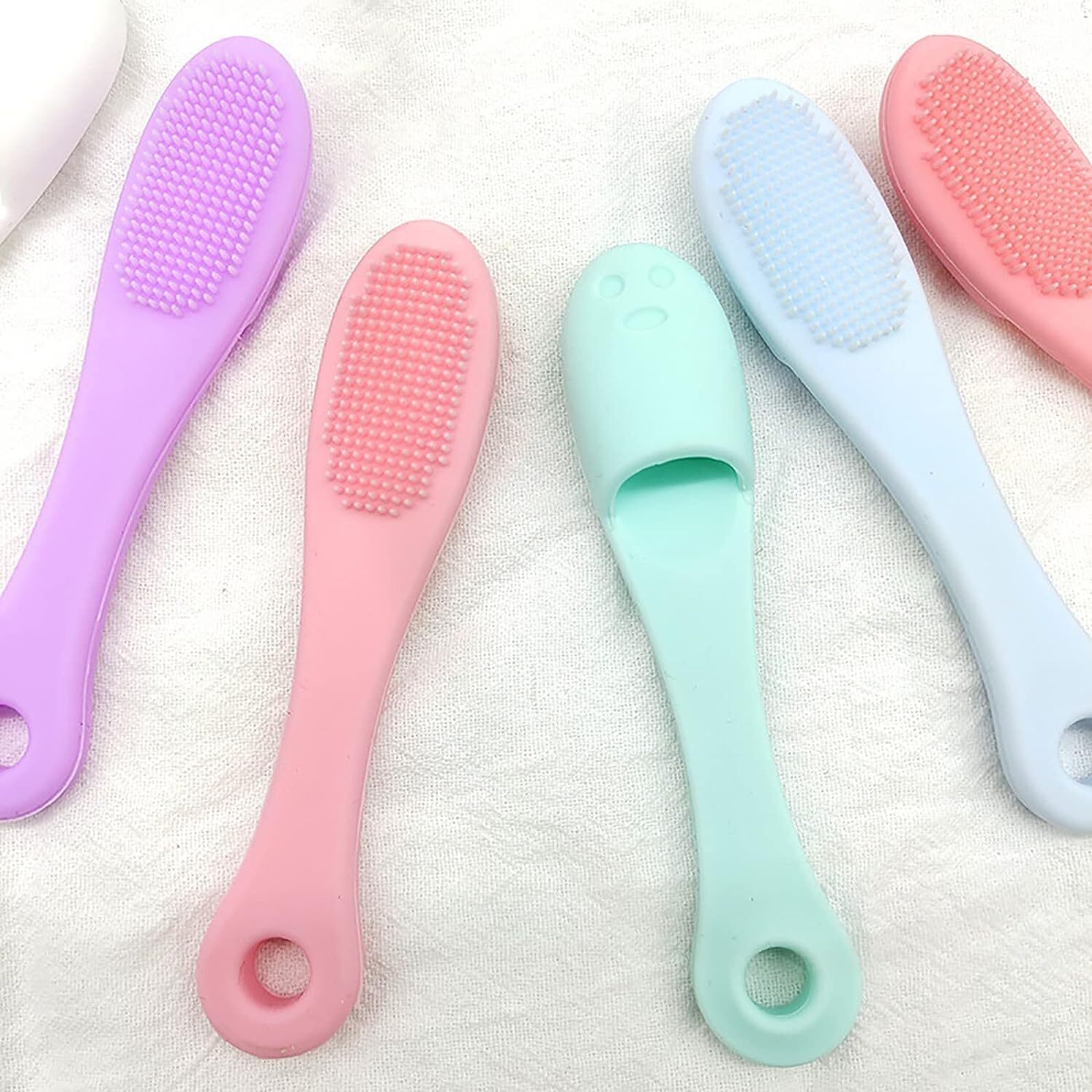 FINGER NOSE CLEANING BRUSH