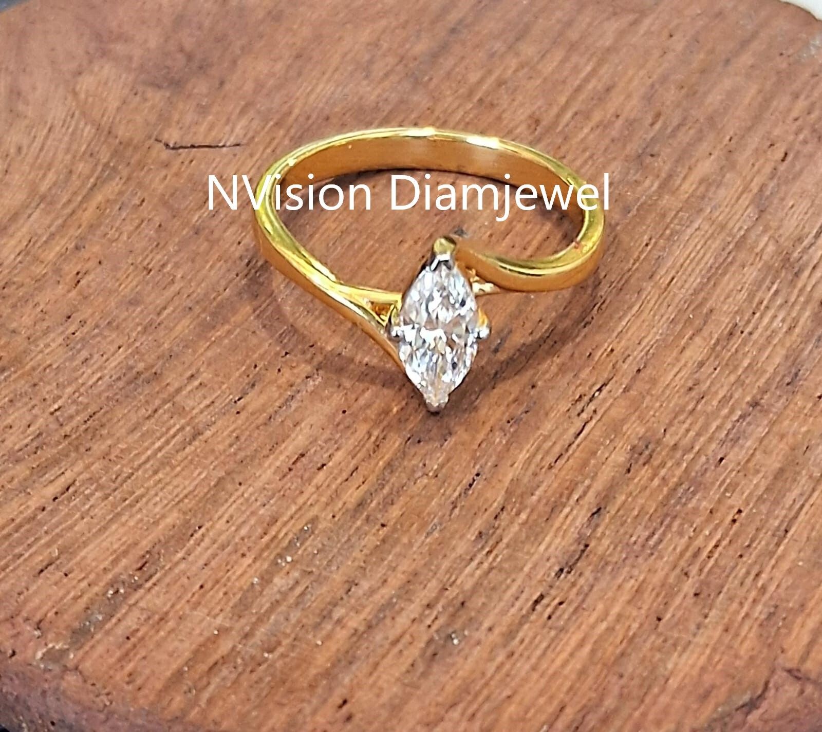 Marquise Majesty Natural DiamondRing