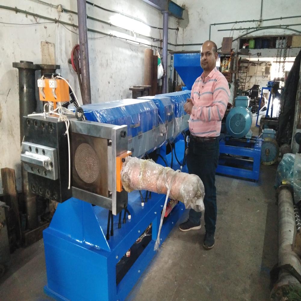 Semi-automatic 30kw Plastic Recycling Machine