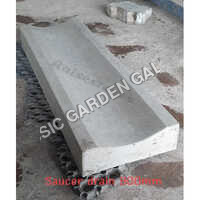Kerb Stone With Saucer Drain - Size: 300 Mm X 600 Mm X 150 Mm