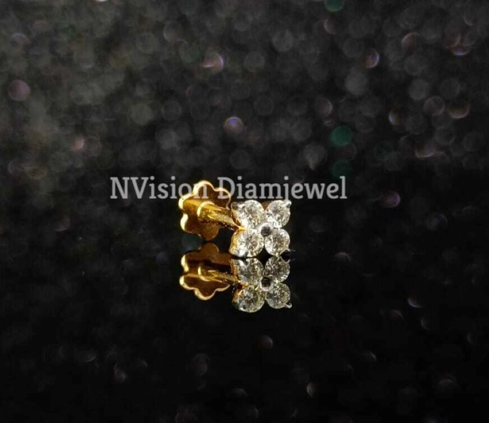 Natural Diamond South Screw Elite Nosepin.