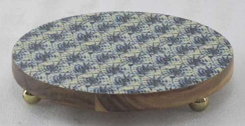 Wooden Round Riser With Enamel Finish