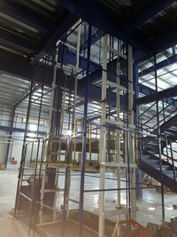 Industrial Hydraulic Goods Lift