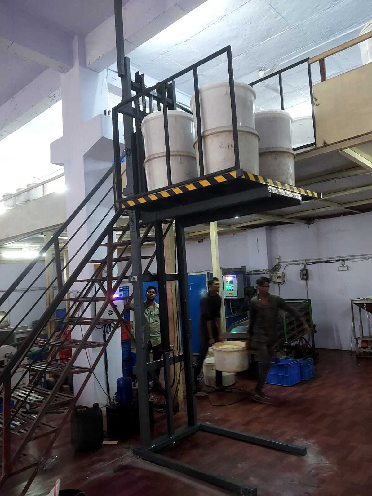 Industrial Hydraulic Goods Lift