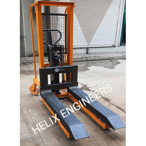 Hydraulic Battery Operated Stacker