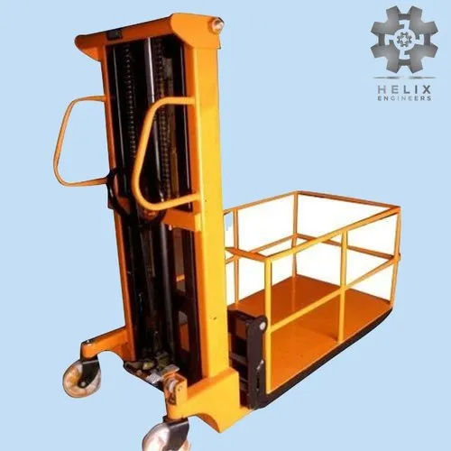 Hydraulic Stacker With Cage