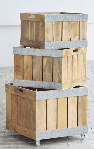 Wooden Trunk Set With Bearing