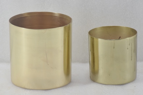 Iron Round Base Votive - Color: Golden