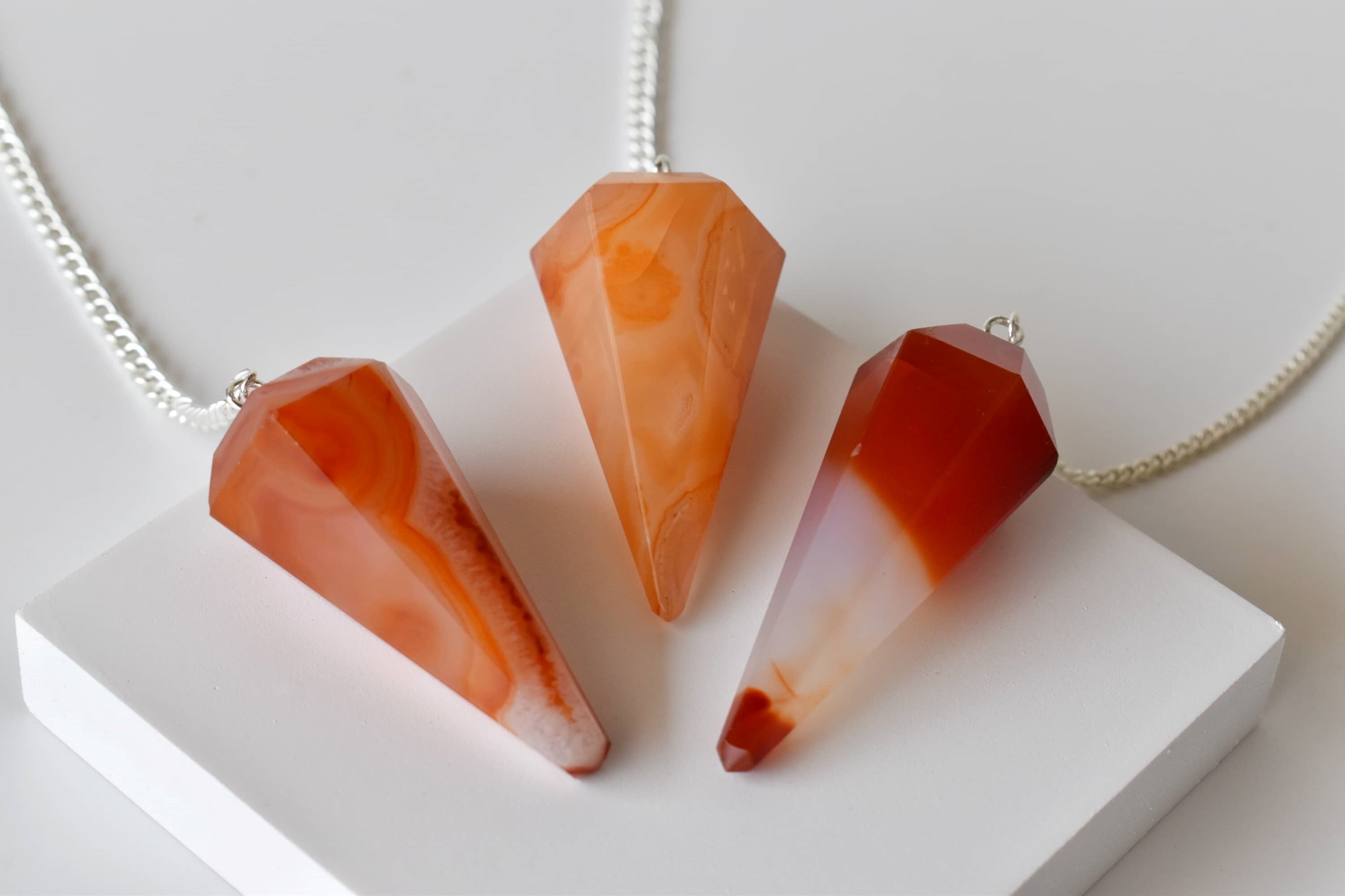 Carnelien Faceted Cone Reiki Pendulum, Crystal Healing Gemstone