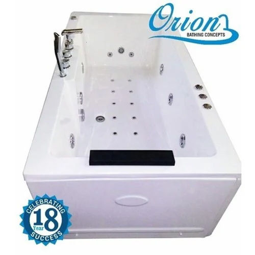 White Norway Whirlpool Jetted Bathtub