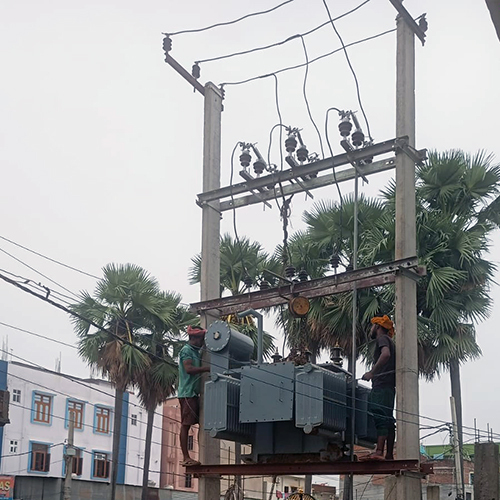 Transformer With Double Pole Structure