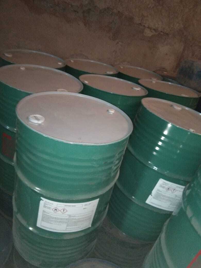 Liquid Acetone solvent