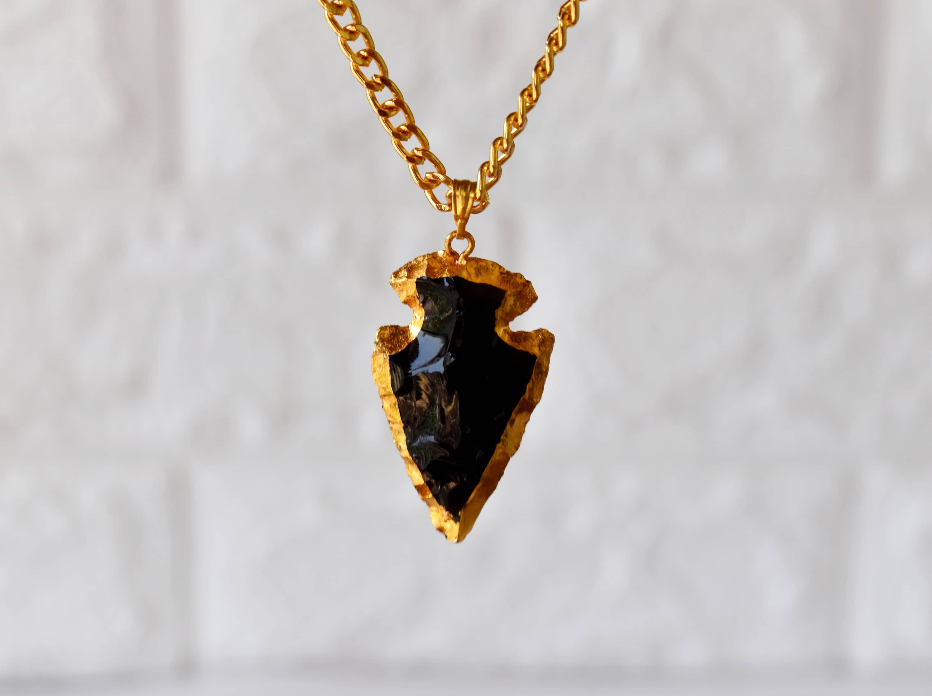 Black Obsidian Rough Stone Pendants Arrowhead Pendants Natural Electroplated Golden Crystals with Chain