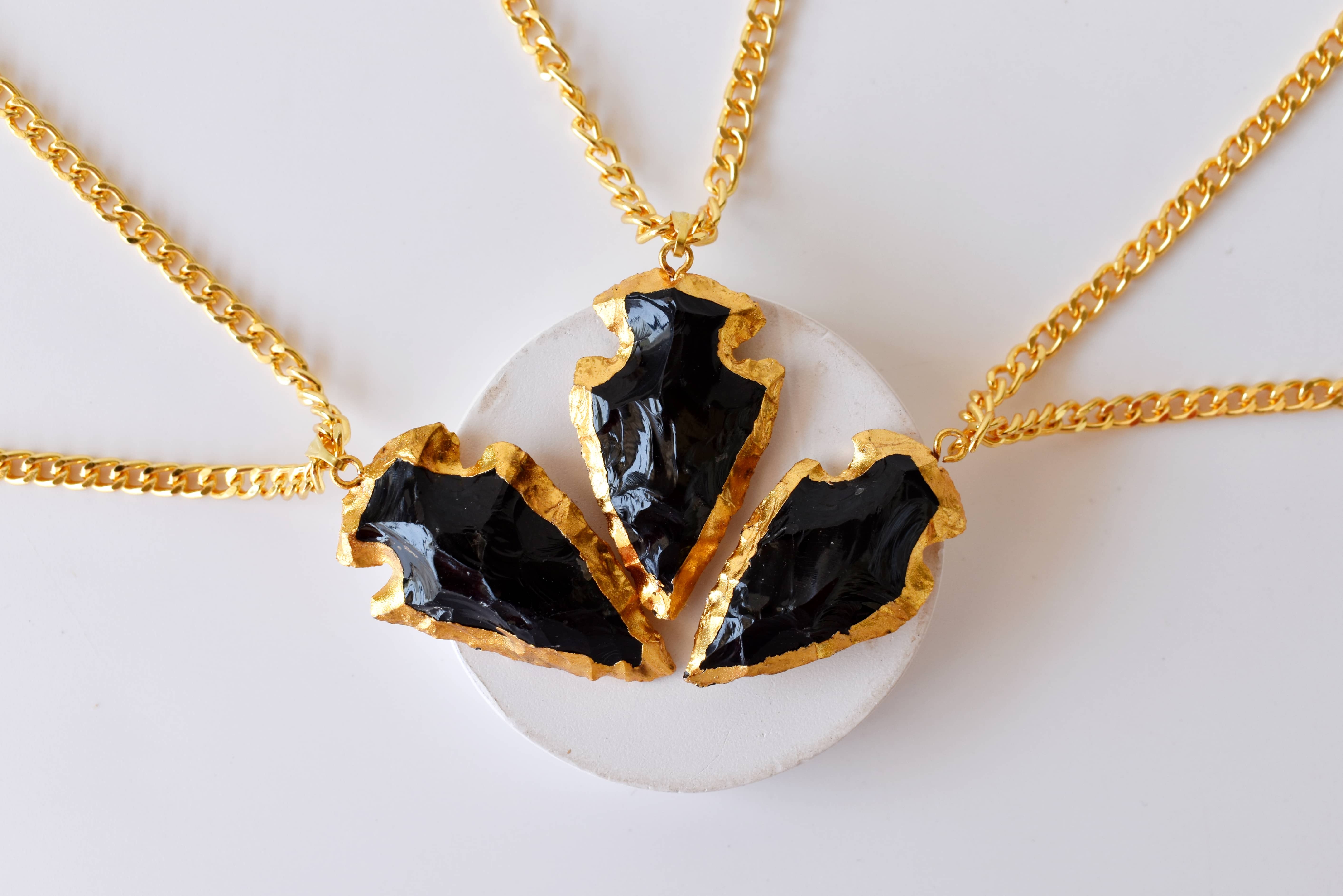 Black Obsidian Rough Stone Pendants Arrowhead Pendants Natural Electroplated Golden Crystals with Chain