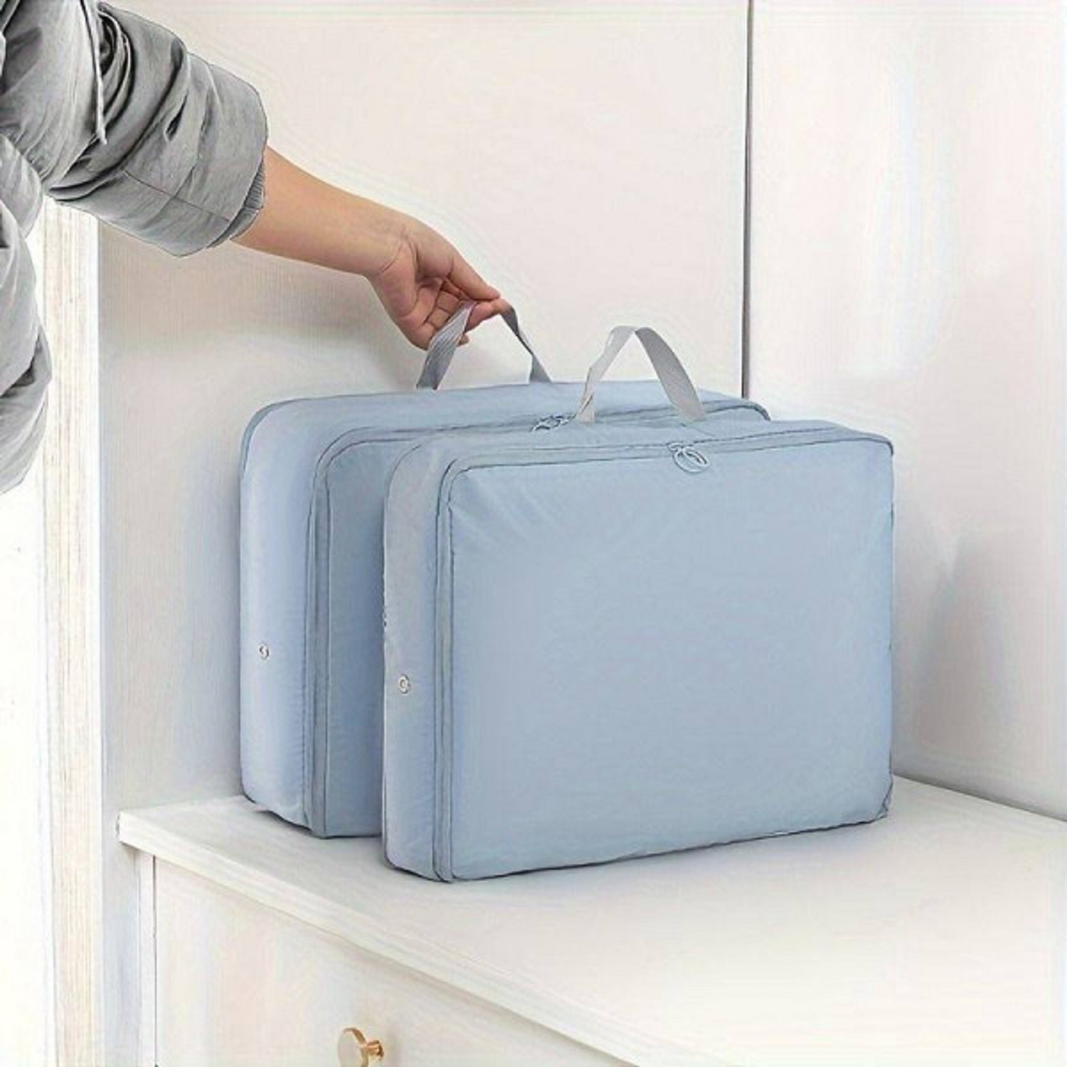 PORTABLE TRAVEL BLANKETS BAG WITH HANDLE