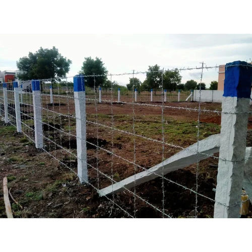 100Gsm Gi Barbed Wire Fencing Application: Commercial Site