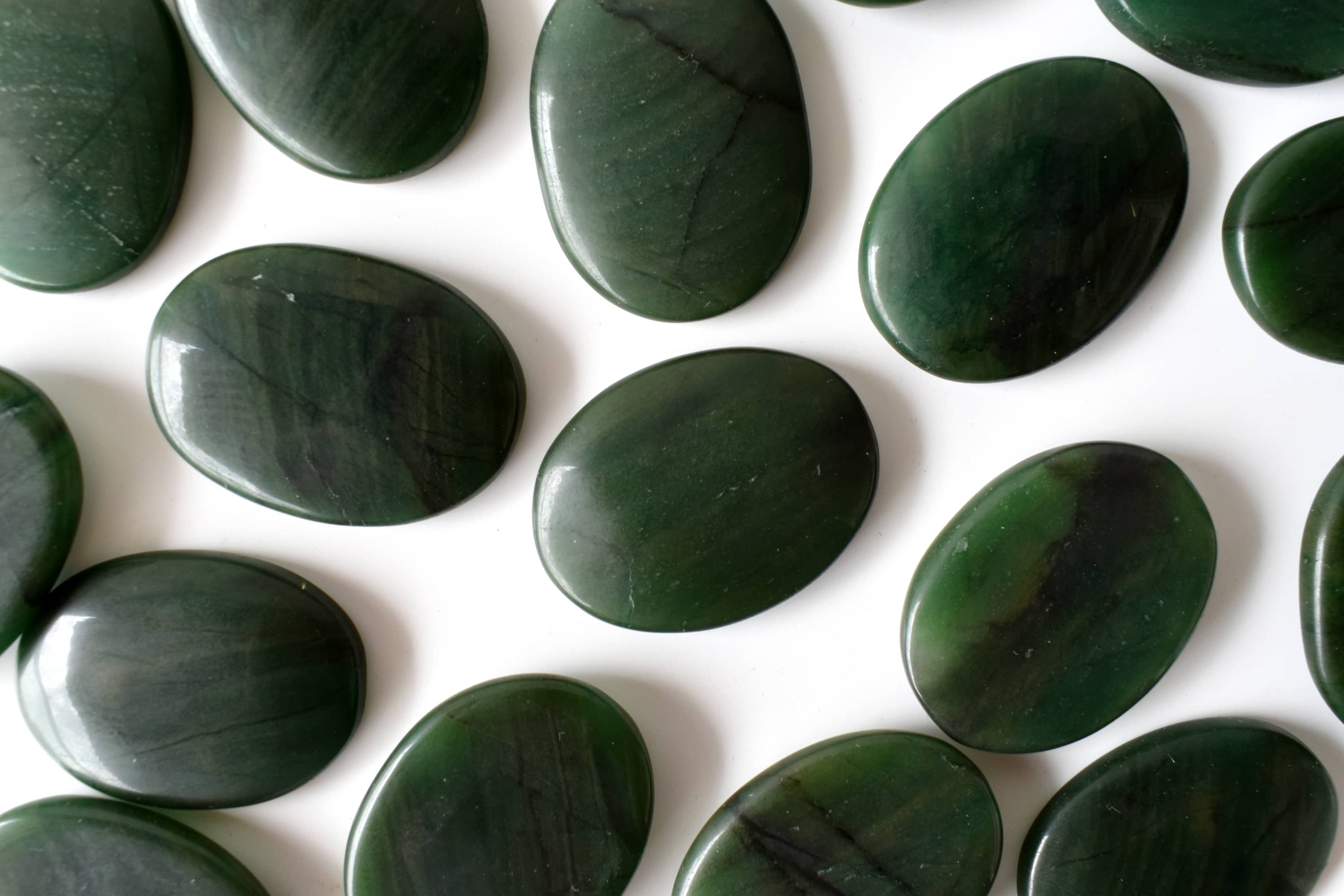 Green Jade Flat Stone, Polished Oval Flat Stone for Calming Crystal, Anxiety Relief