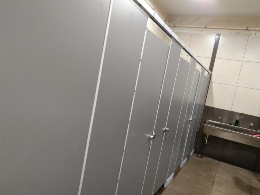 Ss Grade Compact Rest Room Toilet Cubicles - Color: As Per Requirement