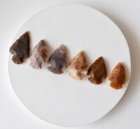 1" Arrowhead Points Crystal Arrowheads - Material: Indian Agate, Size: 1-3 Inches, Color: Brown | Handcrafted, Versatile For Crafting & Jewelry Making