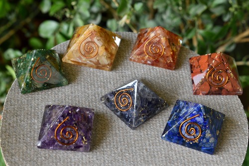 7 Chakra Orgone Pyramids Set, 7 Chakras Crystals Gift Set