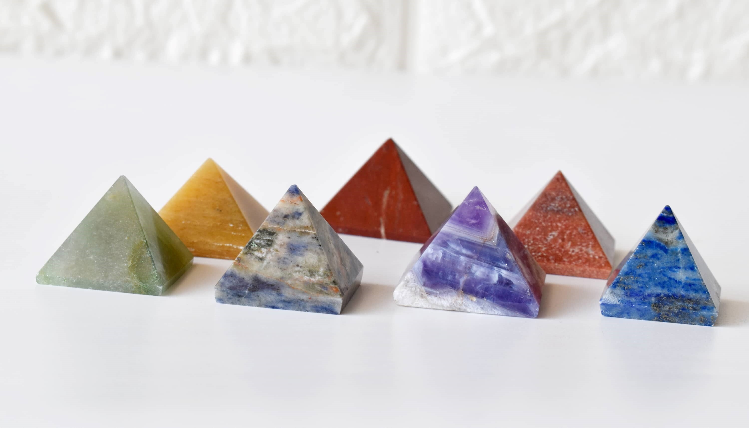 7 Chakra Stones Pyrmids Set, 7 Chakras Crystals Gift Set