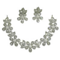 Cz Flower Necklace Gender: Women