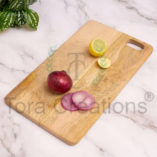 Brown Wooden Chopping Board Size: 14X8 Inch