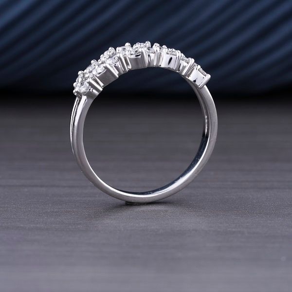 BEAUTIFUL LADIES RING 18KT WHITE GOLD 0.72ct Lab Grown Diamonds