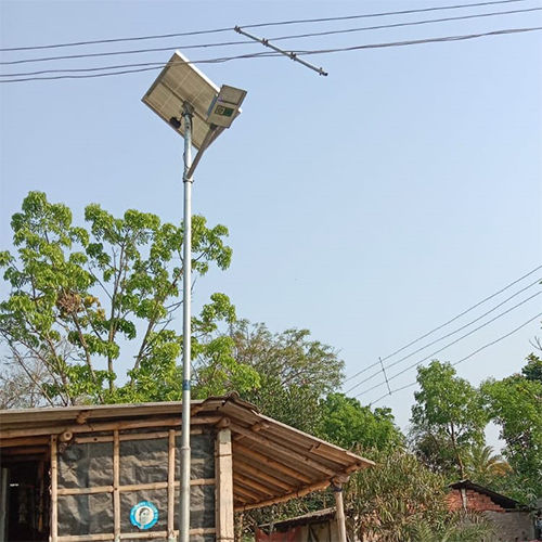 Semi Integrated Solar Street Light - Material: Metal & Glass