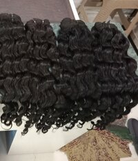 Deep wavy weft bundles