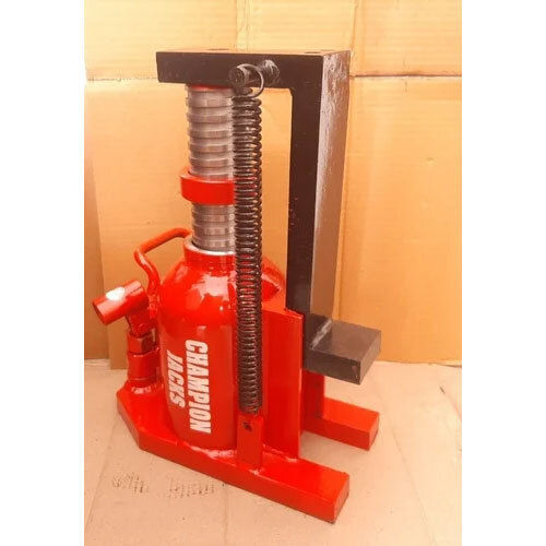 Hydraulic toe jack for machine lifting